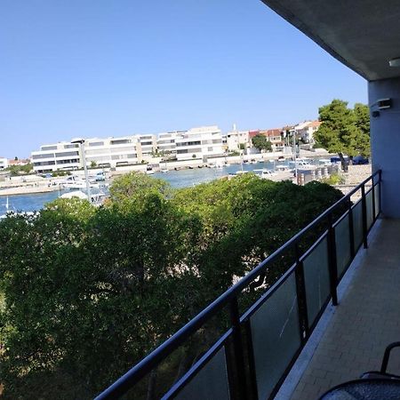Amazing Seaview Apartment With A Balcony Near The Beach - Kneza Trpimira I 扎达尔 外观 照片