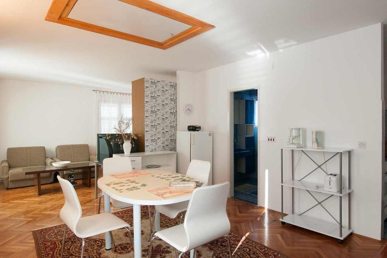 Amazing Seaview Apartment With A Balcony Near The Beach - Kneza Trpimira I 扎达尔 外观 照片