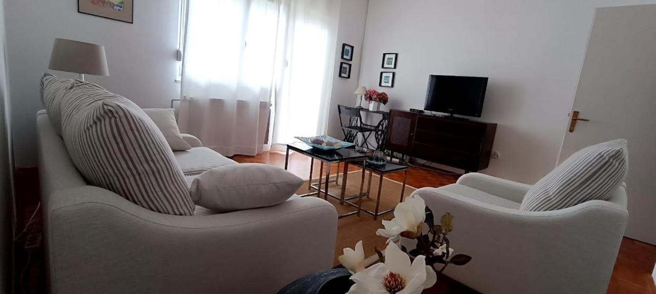 Amazing Seaview Apartment With A Balcony Near The Beach - Kneza Trpimira I 扎达尔 外观 照片