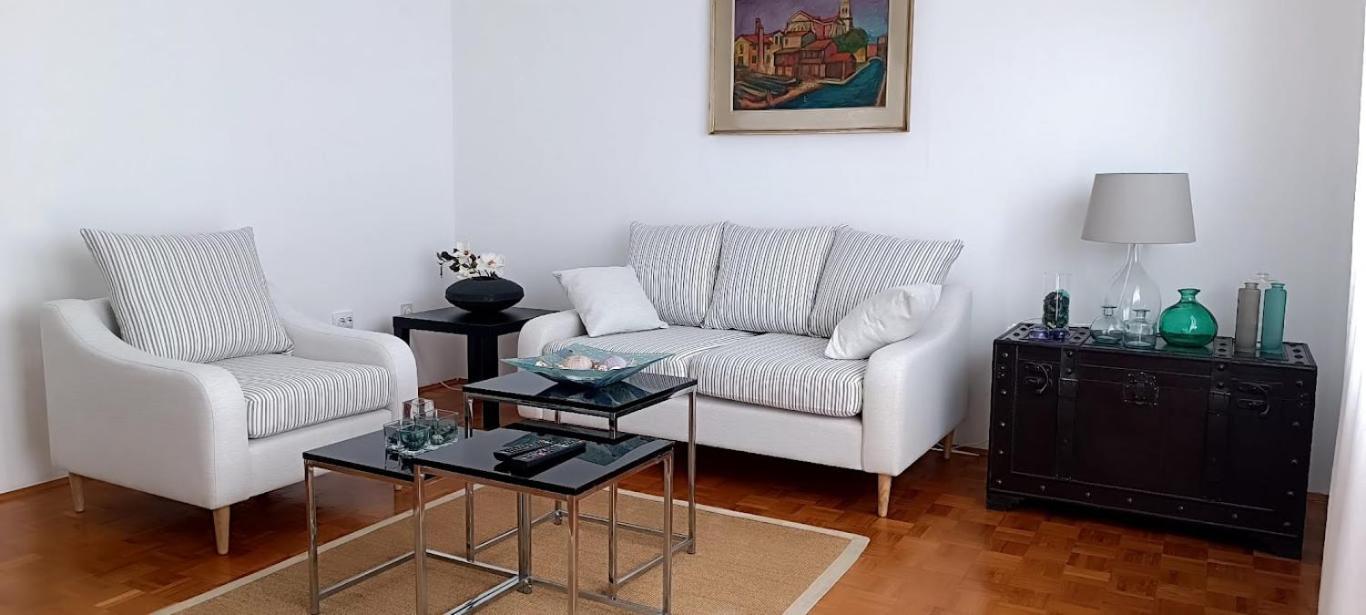 Amazing Seaview Apartment With A Balcony Near The Beach - Kneza Trpimira I 扎达尔 外观 照片
